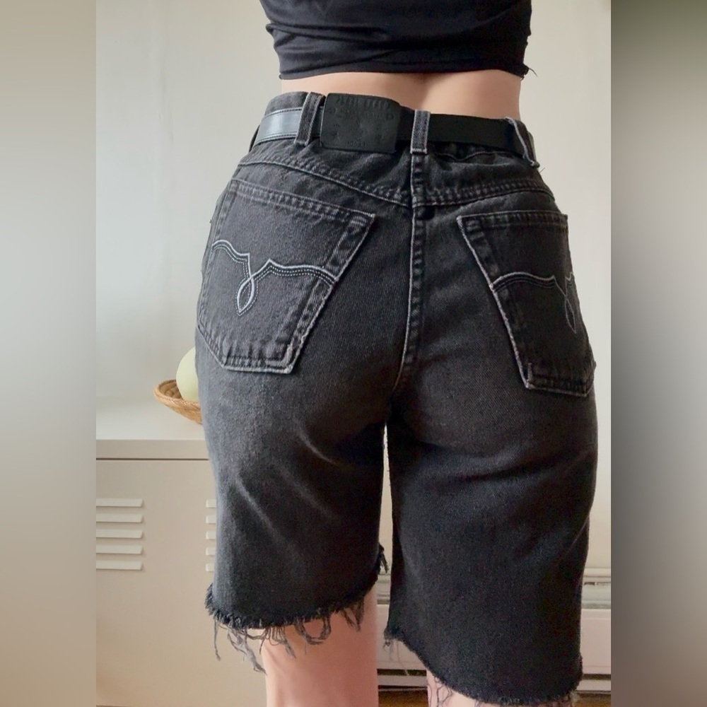 Vintage Cobra High-Waisted Black Denim Jorts – Size 30